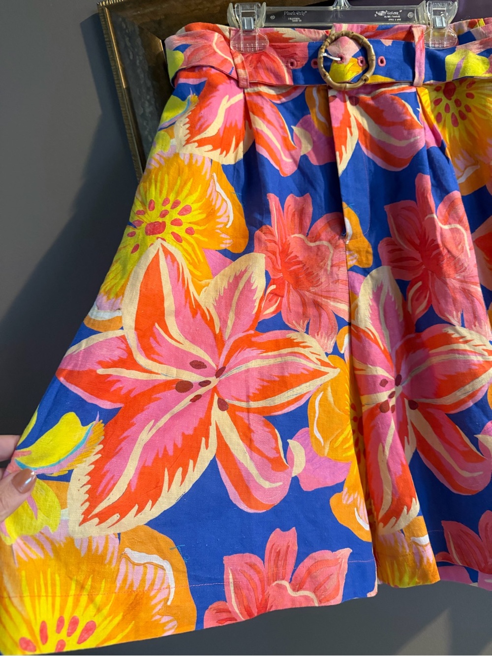 FARM Rio Anthropologie Tropical Floral Belted Pleated Shorts M NWOT - Picture 3 of 6